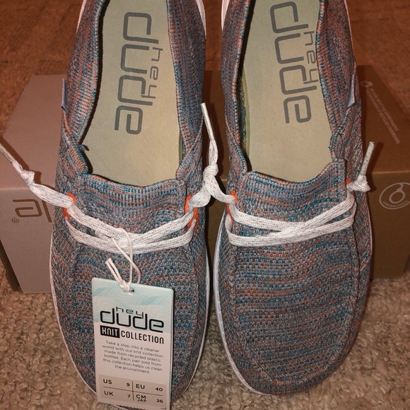 Hey Dude Azur Coral | Wendy Halo | Women’s 7, 8, 9 - Picture 2 of 6